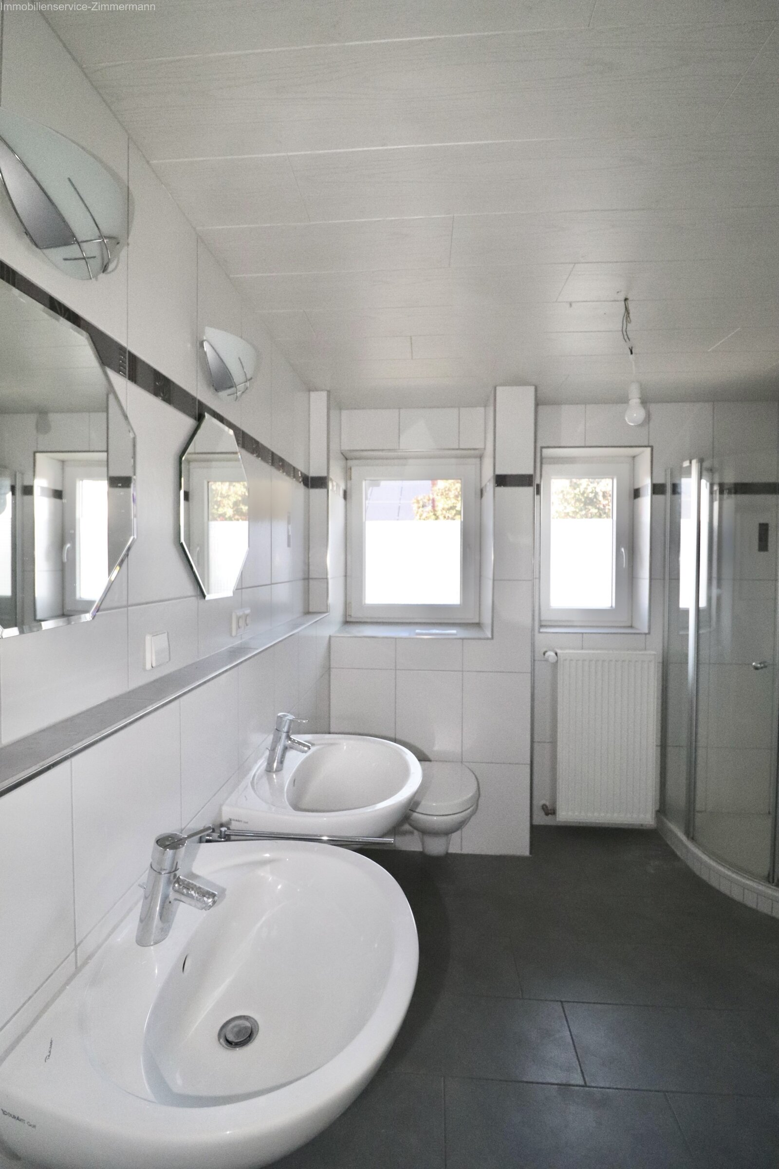 EG Badezimmer (WC, Dusche)