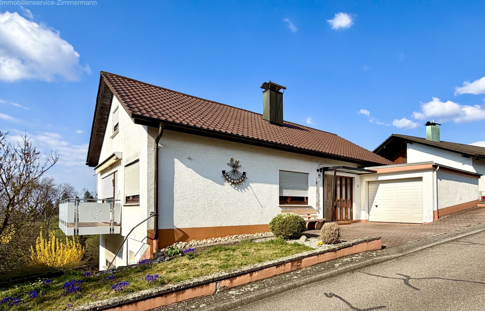 Freistehendes EFH in ruhiger Lage und Ausbau-Potential zu verkaufen. Freistehendes EFH in ruhiger Lage und Ausbau-Potential zu verkaufen.