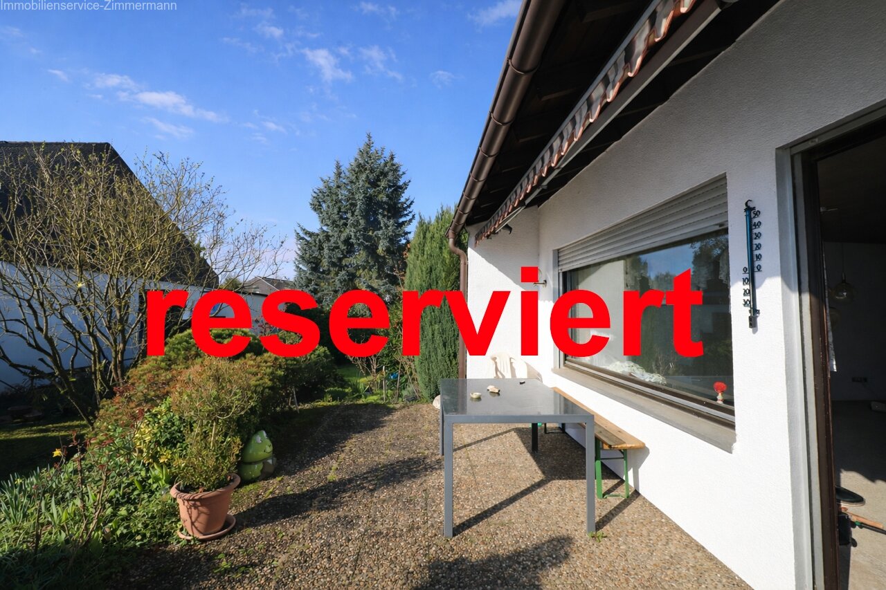 Einfamilienhaus mit Garage und schönem Garten in Kehl zu verkaufen Einfamilienhaus mit Garage und schönem Garten in Kehl zu verkaufen